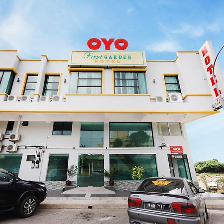 Oyo 44043 First Garden Hotel Kuantan Extérieur photo